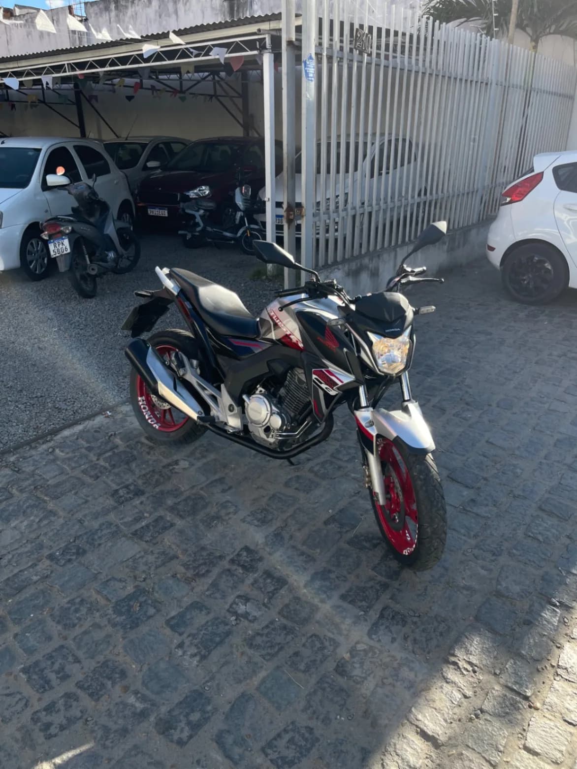 Honda CB250F